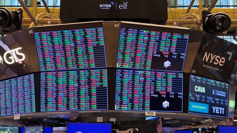 2024_s_Wild_Ride__Trump_Returns__AI_Booms__and_Bitcoin_s_Comeback_poster - News for amigos, by amigos 2024_s_Wild_Ride__Trump_Returns__AI_Booms__and_Bitcoin_s_Comeback video poster