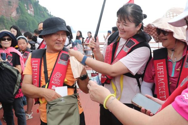 70% More Taiwan Residents Visit Chinese Mainland This Year! 🌏✈️ 70__More_Taiwan_Residents_Visit_Chinese_Mainland_This_Year_____