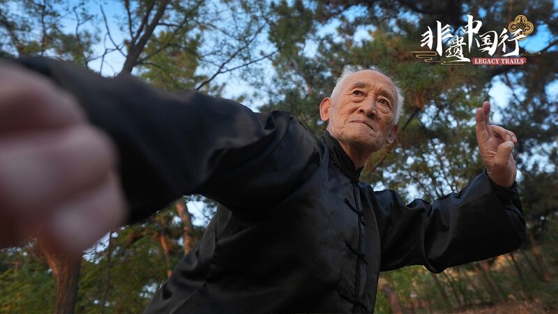 7_Decades_of_Devotion__Meet_Sun_Delong__Master_of_Praying_Mantis_Boxing - News for amigos, by amigos 7_Decades_of_Devotion__Meet_Sun_Delong__Master_of_Praying_Mantis_Boxing