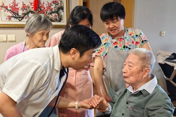 A New Profession: Rise of Care Management Specialists for the Elderly A_New_Profession__Rise_of_Care_Management_Specialists_for_the_Elderly