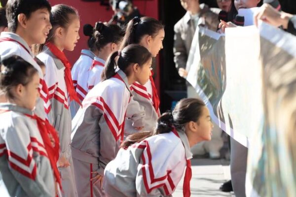 🎬 ‘A Tapestry of a Legendary Land’ Directors Inspire Beijing Students with Ancient Art ___A_Tapestry_of_a_Legendary_Land__Directors_Inspire_Beijing_Students_with_Ancient_Art