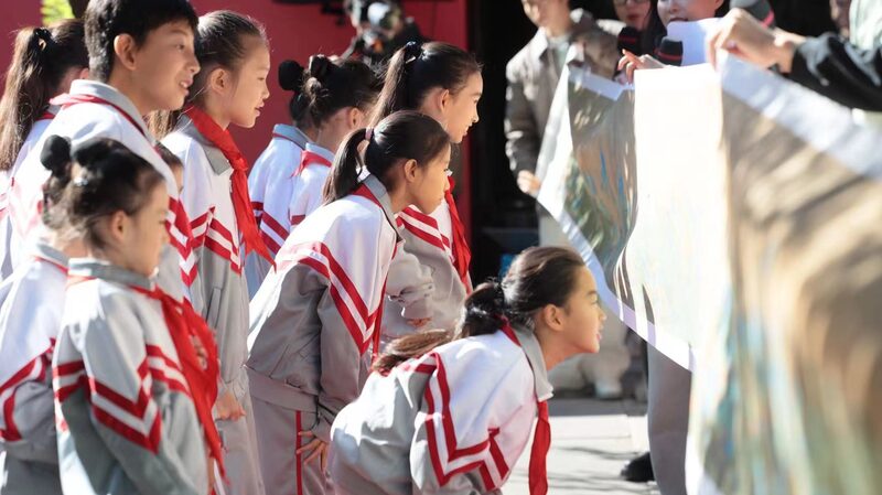 ___A_Tapestry_of_a_Legendary_Land__Directors_Inspire_Beijing_Students_with_Ancient_Art
