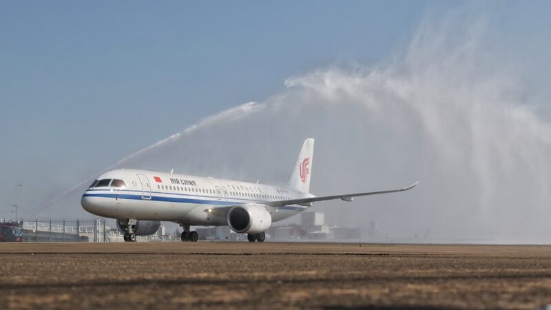 Air_China_s_New_C919_Jet_Makes_a_Splashy_Debut_in_Macao_____ - News for amigos, by amigos Air_China_s_New_C919_Jet_Makes_a_Splashy_Debut_in_Macao_____