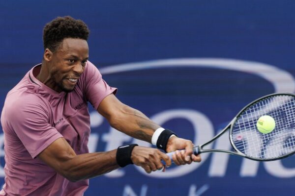 Alcaraz Smashes Racket After Shocking Loss to Monfils at Cincinnati Open Alcaraz_Smashes_Racket_After_Shocking_Loss_to_Monfils_at_Cincinnati_Open