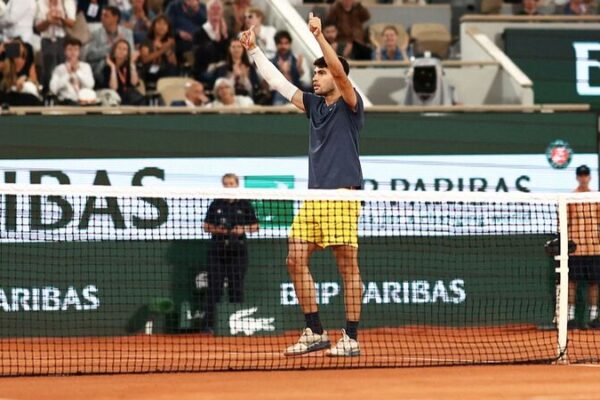 Alcaraz and Osaka Dominate Opening Day at 2024 French Open 🎾 Alcaraz_and_Osaka_Dominate_Opening_Day_at_2024_French_Open__