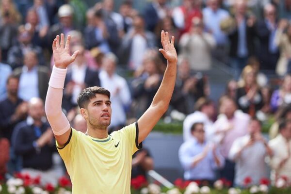 Alcaraz and Sabalenka Storm into Madrid Open Third Round 🎾 Alcaraz_and_Sabalenka_Storm_into_Madrid_Open_Third_Round__