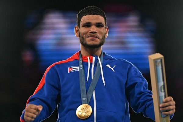 Alvarez Strikes Gold: Cuba’s First Boxing Win at Paris 2024 🥊🇨🇺 Alvarez_Strikes_Gold__Cuba_s_First_Boxing_Win_at_Paris_2024____