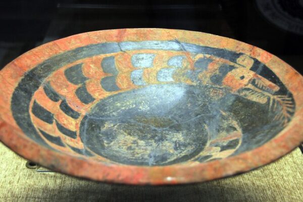 Ancient Ceramic Dragon Unearthed: The Oldest ‘Loong’ Painting Found in China Ancient_Ceramic_Dragon_Unearthed__The_Oldest__Loong__Painting_Found_in_China