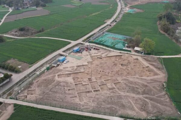 Ancient Handicraft Workshop Unearthed at China’s Sanxingdui Ruins 🏺✨ Ancient_Handicraft_Workshop_Unearthed_at_China_s_Sanxingdui_Ruins___