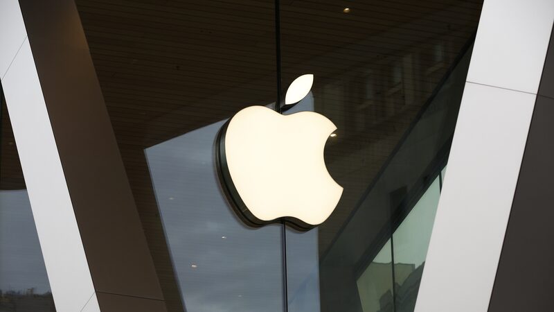 Apple_Faces_Labor_Complaint_Over_Employee_Rights__ - News for amigos, by amigos Apple_Faces_Labor_Complaint_Over_Employee_Rights__