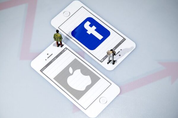 Apple Says ‘No Thanks’ to Meta’s AI Chatbot Partnership 🚫🤖 Apple_Says__No_Thanks__to_Meta_s_AI_Chatbot_Partnership___