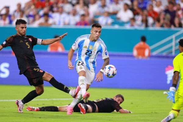 Argentina Tops Group A with Martinez Double; Canada Reaches Quarterfinals Argentina_Tops_Group_A_with_Martinez_Double__Canada_Reaches_Quarterfinals
