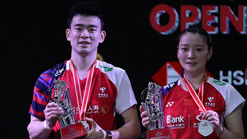 Badminton_Superstars_Zheng___Huang_Aim_for_Paris_Gold____poster - News for amigos, by amigos Badminton_Superstars_Zheng___Huang_Aim_for_Paris_Gold___ video poster