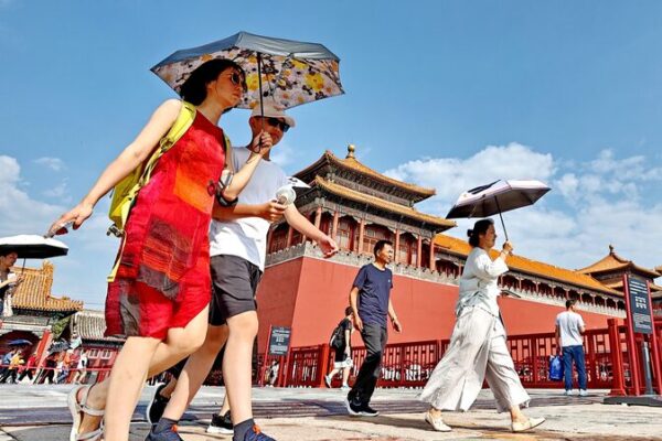 Beijing Heats Up: Second Heat Wave in a Week 🔥 Beijing_Heats_Up__Second_Heat_Wave_in_a_Week__