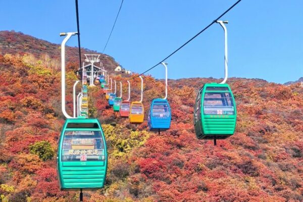 Beijing’s Pofengling: Where Autumn Paints the Hills Red 🍁🔥 Beijing_s_Pofengling__Where_Autumn_Paints_the_Hills_Red___