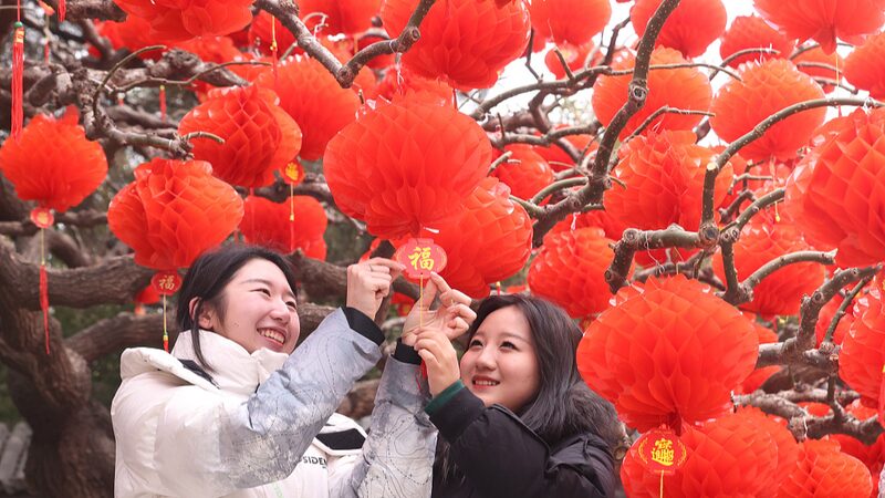 Beijing_s_Vibrant_Temple_Fairs_Make_a_Grand_Return_This_Spring_Festival__ - News for amigos, by amigos Beijing_s_Vibrant_Temple_Fairs_Make_a_Grand_Return_This_Spring_Festival__