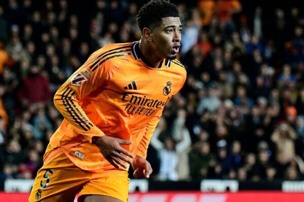 Bellingham Saves the Day! Real Madrid Beats Valencia After Vinicius Sees Red 🚀⚽️ Bellingham_Saves_the_Day__Real_Madrid_Beats_Valencia_After_Vinicius_Sees_Red____