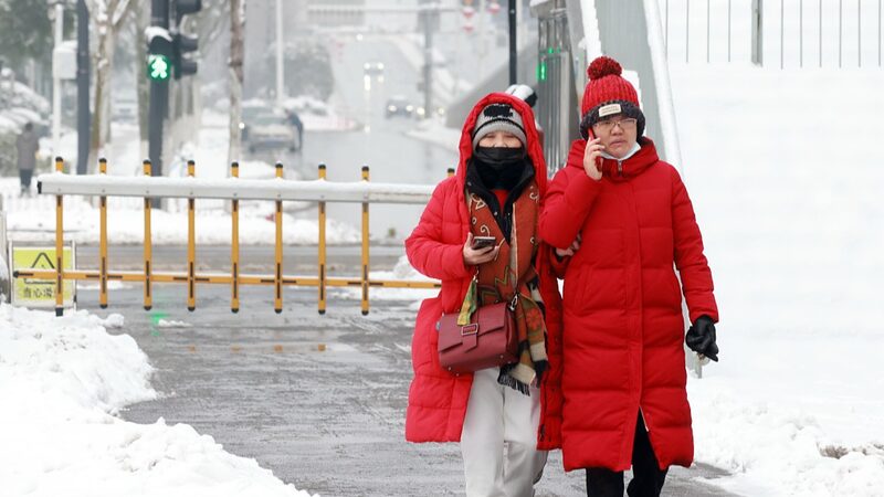 Blizzard_Alert__China_s_Hunan_and_Jiangxi_Brace_for_Heavy_Snowfall___ - News for amigos, by amigos Blizzard_Alert__China_s_Hunan_and_Jiangxi_Brace_for_Heavy_Snowfall___