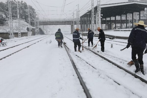 Blizzards Incoming: China’s Central and Eastern Regions Brace for Record Snow During Spring Festival Blizzards_Incoming__China_s_Central_and_Eastern_Regions_Brace_for_Record_Snow_During_Spring_Festival