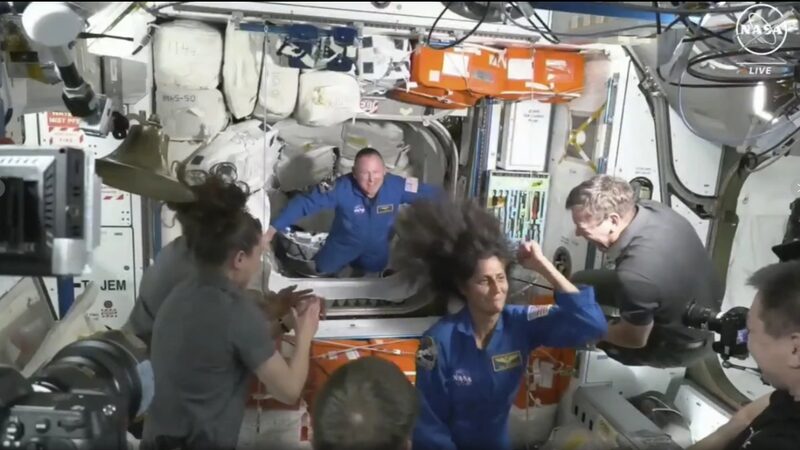 Boeing_s_Starliner_Capsule_Docks_at_ISS_After_Thruster_Troubles__