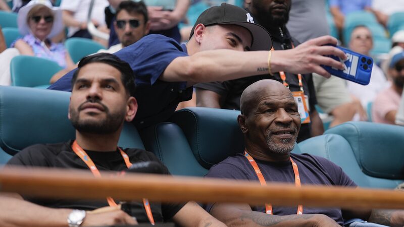 Boxing_Legend_Mike_Tyson_to_Face_Jake_Paul_in_Historic_Professional_Bout - News for amigos, by amigos Boxing_Legend_Mike_Tyson_to_Face_Jake_Paul_in_Historic_Professional_Bout