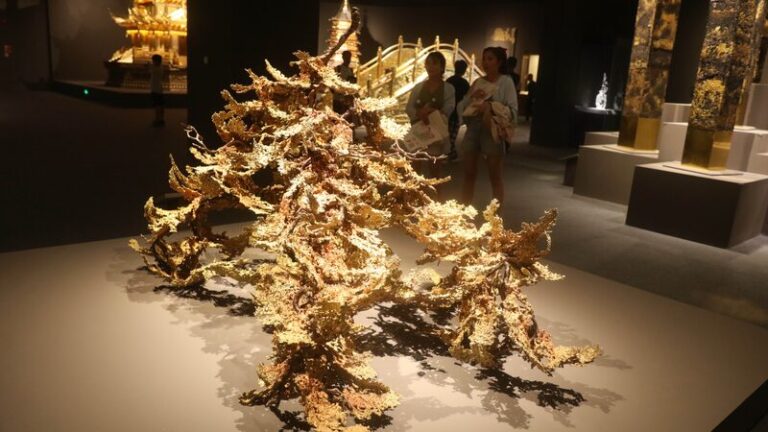 Bronze_Meets_Youth__Zhu_Bingren_s_Timeless_Art_Dazzles_in_Beijing___