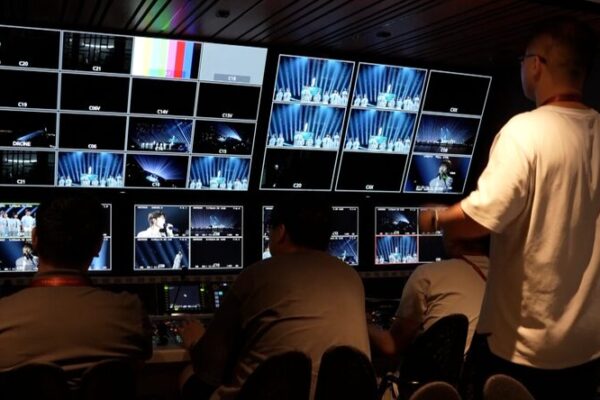 CMG’s Mid-Autumn Festival Show: A Hi-Tech Spectacle Awaits! CMG_s_Mid_Autumn_Festival_Show__A_Hi_Tech_Spectacle_Awaits_ video poster