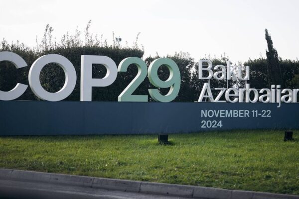 🌍 COP29 Climate Summit Runs Overtime Amid $250B Finance Debate __COP29_Climate_Summit_Runs_Overtime_Amid__250B_Finance_Debate