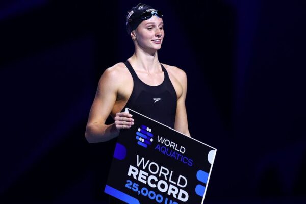 Canadian Teen Summer McIntosh Sets New World Record in Women’s 400m Freestyle! 🎉🏊♀️ Canadian_Teen_Summer_McIntosh_Sets_New_World_Record_in_Women_s_400m_Freestyle_______