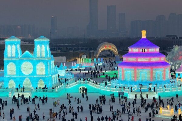 Celebrating Sino-French Cultural Fusion: From Eiffel Tower’s Chinese Red to 60 Years of Friendship Celebrating_Sino_French_Cultural_Fusion__From_Eiffel_Tower_s_Chinese_Red_to_60_Years_of_Friendship