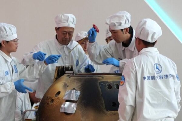 🚀 Chang’e-6: China’s Epic Moon Mission Opens Up New Lunar Secrets! __Chang_e_6__China_s_Epic_Moon_Mission_Opens_Up_New_Lunar_Secrets_