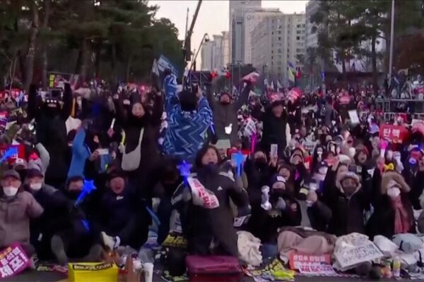 Cheers in the Streets: South Korea’s Parliament Impeaches President Yoon Suk-yeol 🎉 Cheers_in_the_Streets__South_Korea_s_Parliament_Impeaches_President_Yoon_Suk_yeol__ video poster