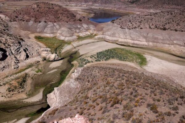 Chile’s Vanishing Waters 🌊: South America’s Alarming Climate Crisis Chile_s_Vanishing_Waters____South_America_s_Alarming_Climate_Crisis