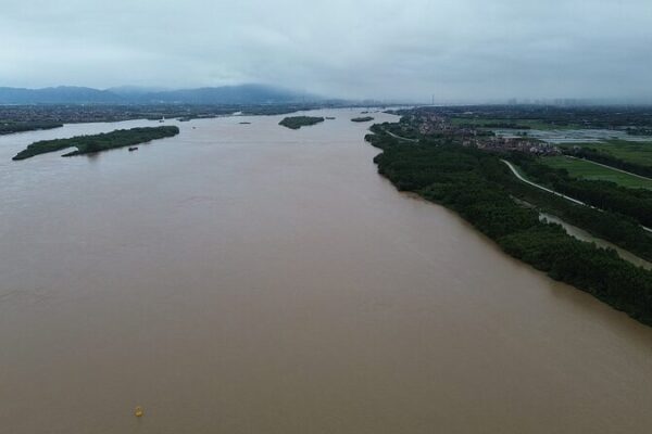 China Activates Flood Emergency 🚨 in Southern Regions China_Activates_Flood_Emergency___in_Southern_Regions