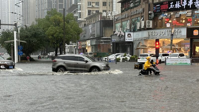 China_Boosts_Emergency_Response_as_Heavy_Rainstorms_Loom___ - News for amigos, by amigos China_Boosts_Emergency_Response_as_Heavy_Rainstorms_Loom___