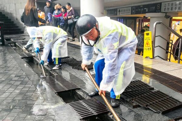 China Braces as Typhoon Kong-rey Approaches with Fierce Winds 🌪️ China_Braces_as_Typhoon_Kong_rey_Approaches_with_Fierce_Winds___