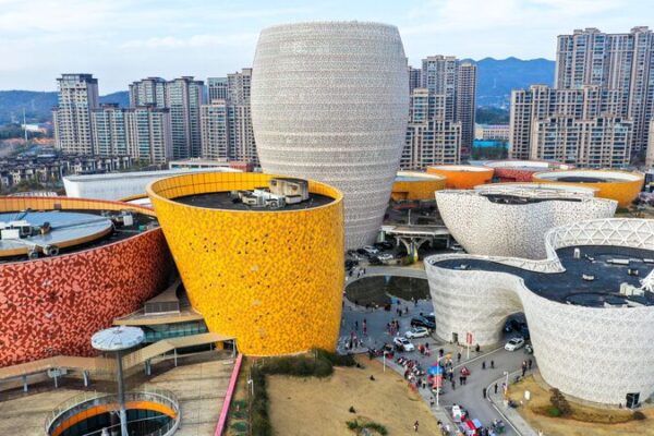 China Ceramics Valley: Explore the Gigantic Porcelain Wonderland! China_Ceramics_Valley__Explore_the_Gigantic_Porcelain_Wonderland_