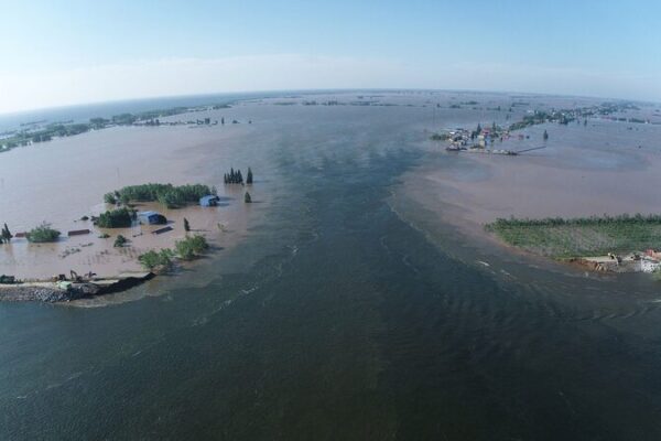 China Combats Dongting Lake Dike Breach with High-Tech Gear 🚁📡 China_Combats_Dongting_Lake_Dike_Breach_with_High_Tech_Gear___