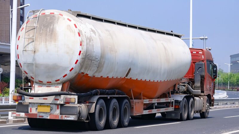China_Cracks_Down_on_Illegal_Edible_Oil_Transport_____Arrests_Made_in_Nationwide_Sweep - News for amigos, by amigos China_Cracks_Down_on_Illegal_Edible_Oil_Transport_____Arrests_Made_in_Nationwide_Sweep