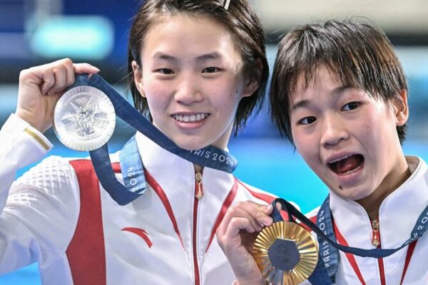 China Dominates Day 11 in Paris: Quan Hongchan Dives to Gold! 🏊♀️🥇 China_Dominates_Day_11_in_Paris__Quan_Hongchan_Dives_to_Gold_______
