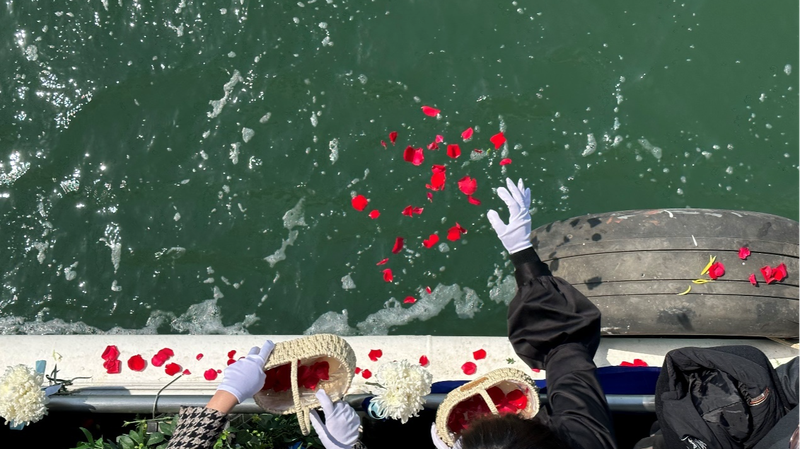 China_Embraces_Eco_Friendly_Tomb_Sweeping__ - News for amigos, by amigos China_Embraces_Eco_Friendly_Tomb_Sweeping__