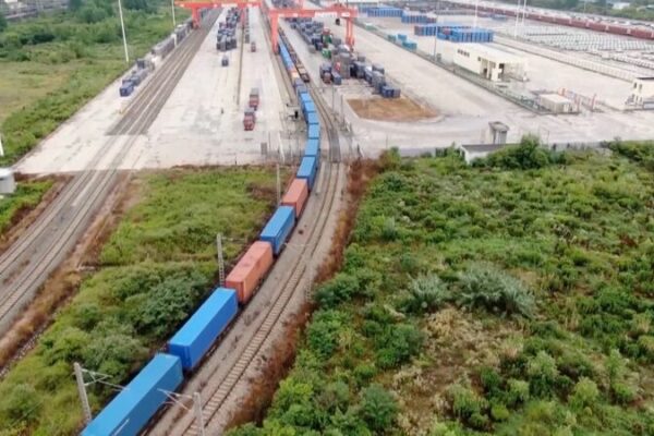 China-Europe Freight Trains Hit Record 19,000 Trips in 2024 🚆 China_Europe_Freight_Trains_Hit_Record_19_000_Trips_in_2024__ video poster