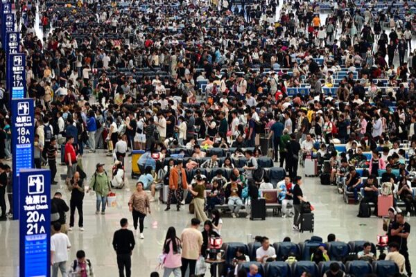 China Gears Up for Record 270 Million Daily Trips During Labor Day Holiday China_Gears_Up_for_Record_270_Million_Daily_Trips_During_Labor_Day_Holiday