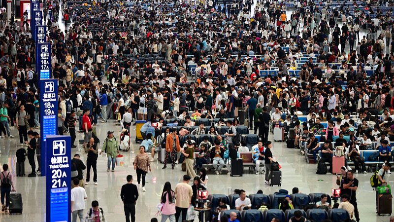 China_Gears_Up_for_Record_270_Million_Daily_Trips_During_Labor_Day_Holiday - News for amigos, by amigos China_Gears_Up_for_Record_270_Million_Daily_Trips_During_Labor_Day_Holiday