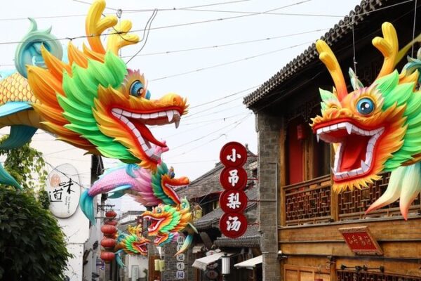 China Lights Up for Year of the Dragon! 🐲✨ Nanjing’s Ancient Alleyways Come Alive China_Lights_Up_for_Year_of_the_Dragon_____Nanjing_s_Ancient_Alleyways_Come_Alive