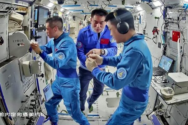 China Prepares to Launch Shenzhou-19 🚀: New Crew to Join Space Station! China_Prepares_to_Launch_Shenzhou_19____New_Crew_to_Join_Space_Station_