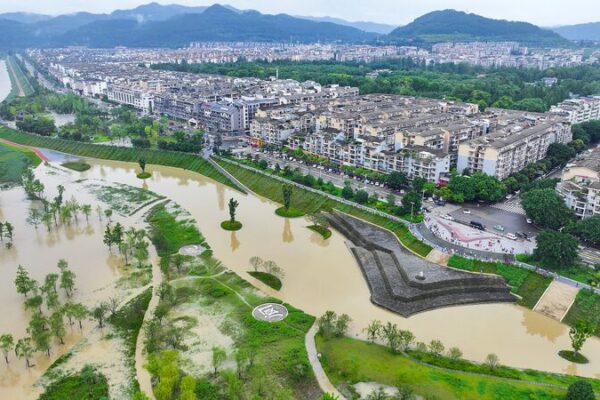 China Pumps 350 Million Yuan into Flood Recovery for Henan, Shaanxi, and Sichuan Provinces China_Pumps_350_Million_Yuan_into_Flood_Recovery_for_Henan__Shaanxi__and_Sichuan_Provinces