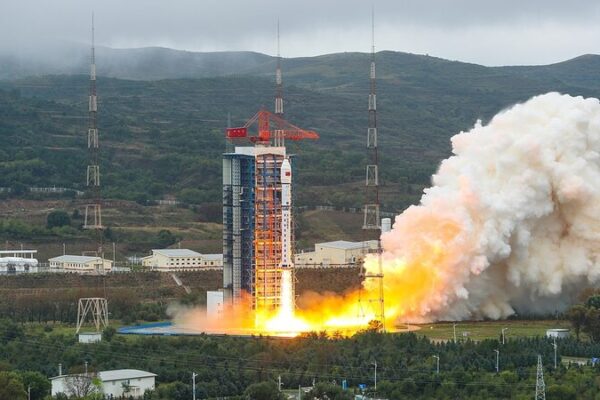 🚀 China Rockets Ahead: Six New Satellites Launched into Orbit __China_Rockets_Ahead__Six_New_Satellites_Launched_into_Orbit