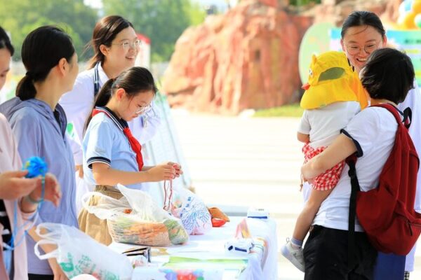 China Rolls Out New Policies to Encourage Families 👶🇨🇳 China_Rolls_Out_New_Policies_to_Encourage_Families____