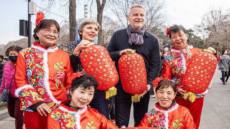 China_Rolls_Out_the_Red_Carpet__Easier_Travel_for_Global_Adventurers____ - News for amigos, by amigos China_Rolls_Out_the_Red_Carpet__Easier_Travel_for_Global_Adventurers____